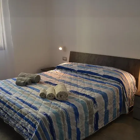 Becky's House Apartment Quartu SantʼElena